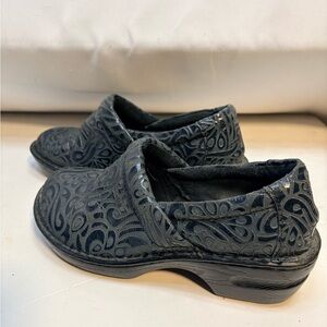 b.o.c. Black Slip-On Paisley Insole Flats